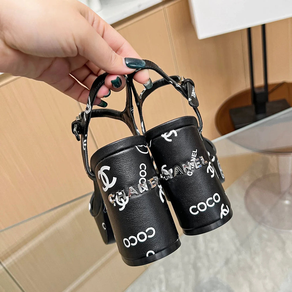 Classic high-heeled sandals blend modernity and fashion 1024031904