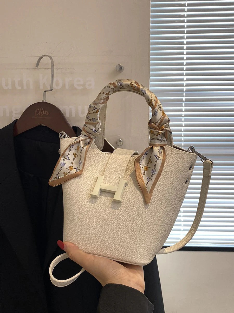 All-match Fashion Portable Messenger Bag 1024041612