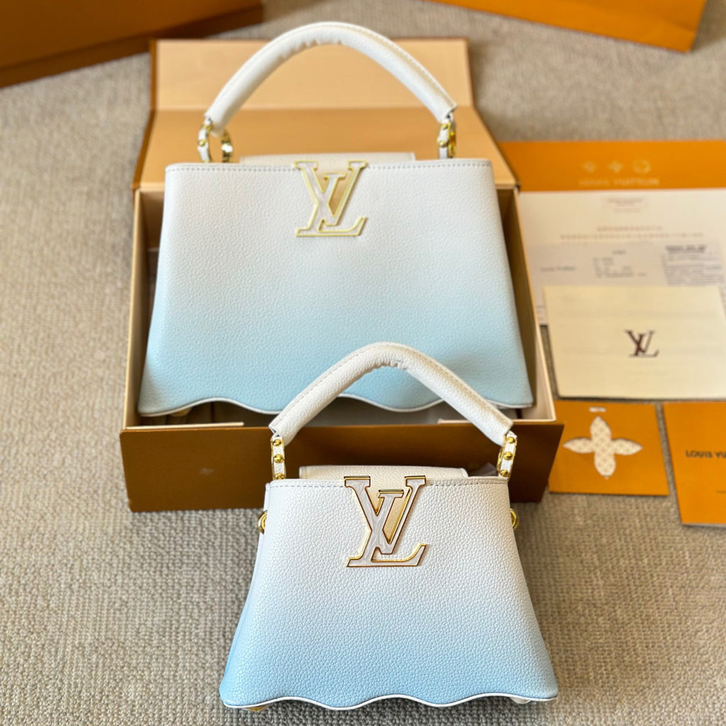V-Capucines Shell Tote Bag 0724061308