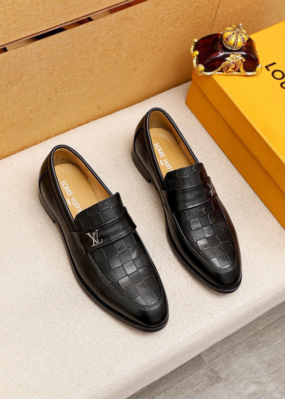 All V logo check black formal dress slip-on shoes 0725061304