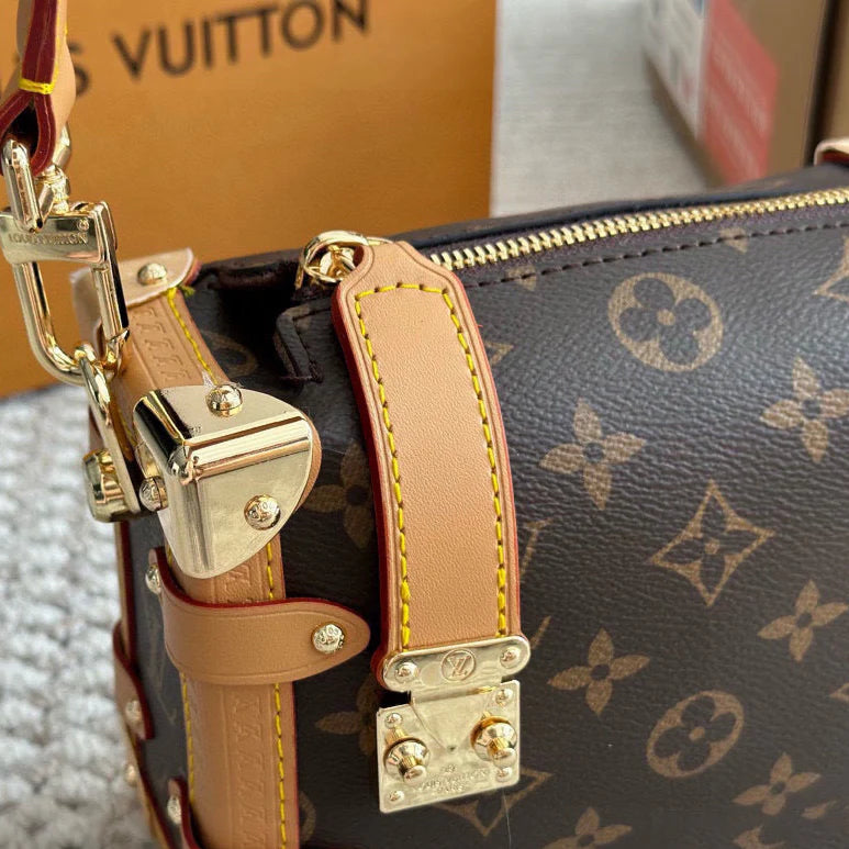 Soft Box Bag Crossbody 1925022403