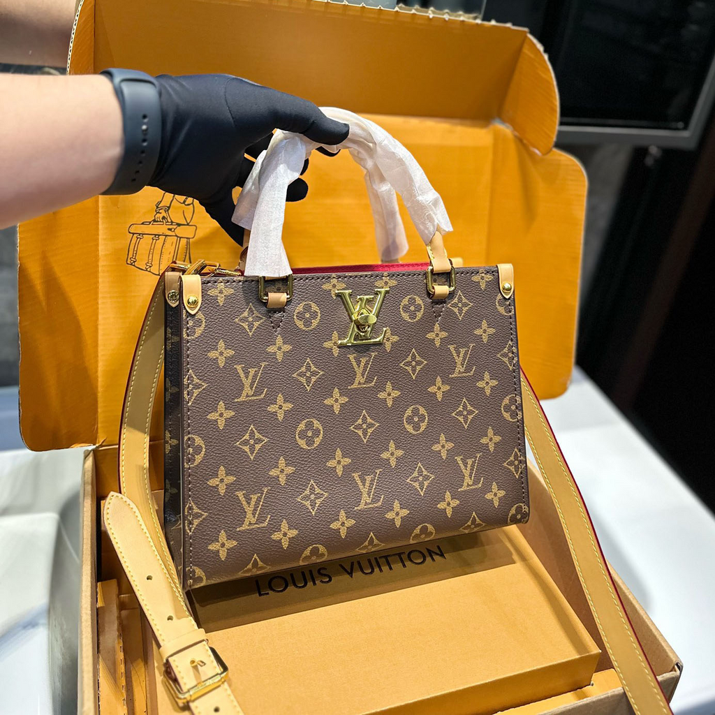 V fashion print LOCK & GO handbag 0724061305