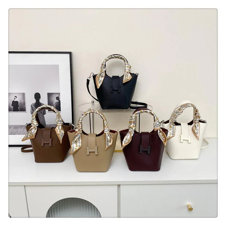 All-match Fashion Portable Messenger Bag 1024041612