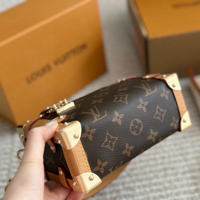 Soft Box Bag Crossbody 1925022403