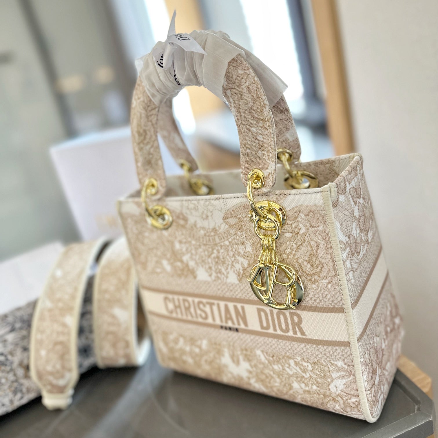 Classic ladies handbag 1824041111