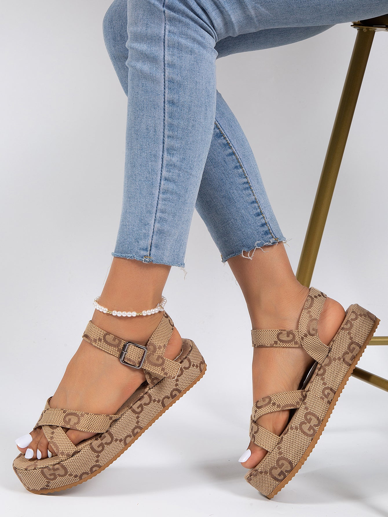 23 Ladies Fashion Luxury slipper and flip-flop PD042502