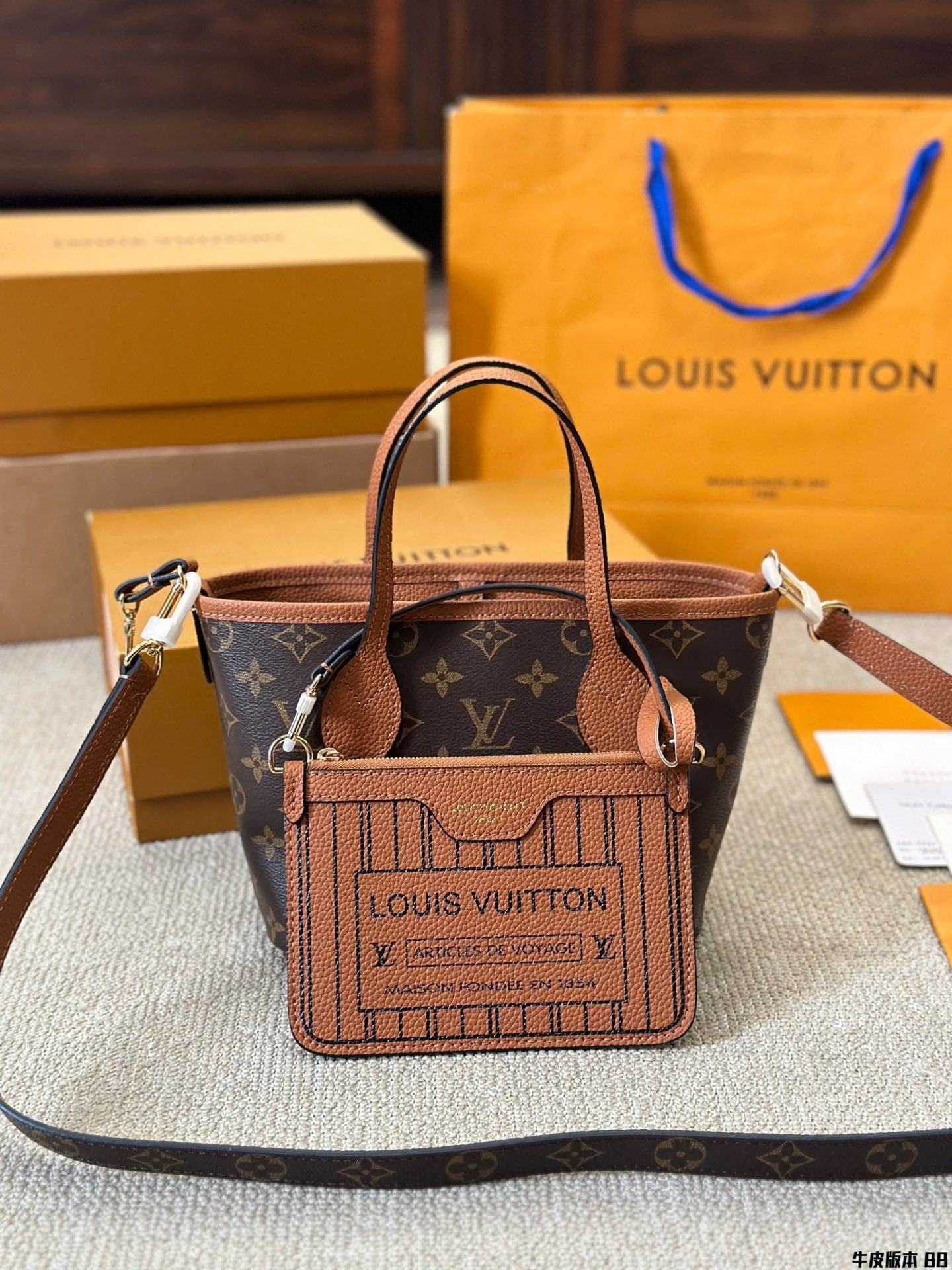 V 24ss new fashion printed handbag 0724101701