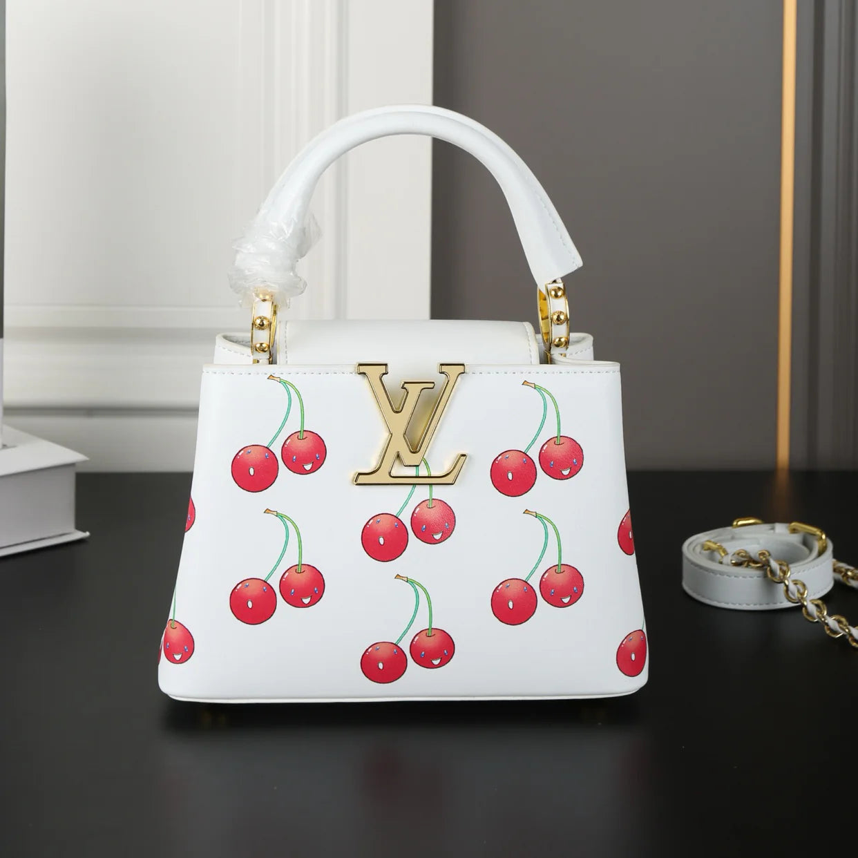 Cherry Kapusin Shoulder Bag 1025060915