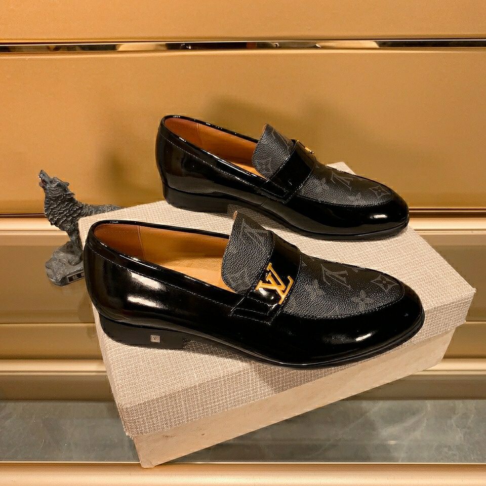 Casual fashion trendy men's shoes