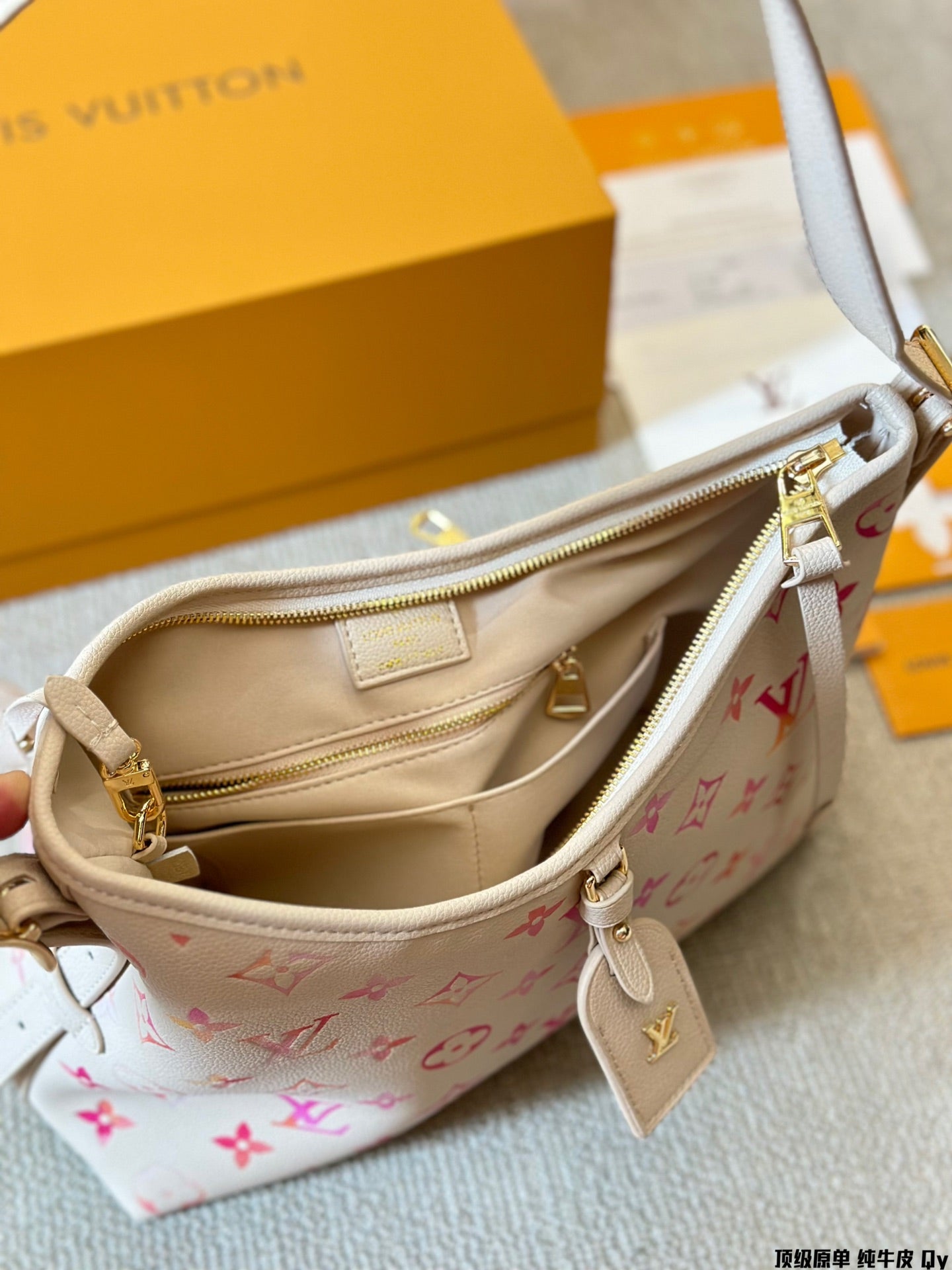 V fashion print Carryall new commuter bag 0724061302