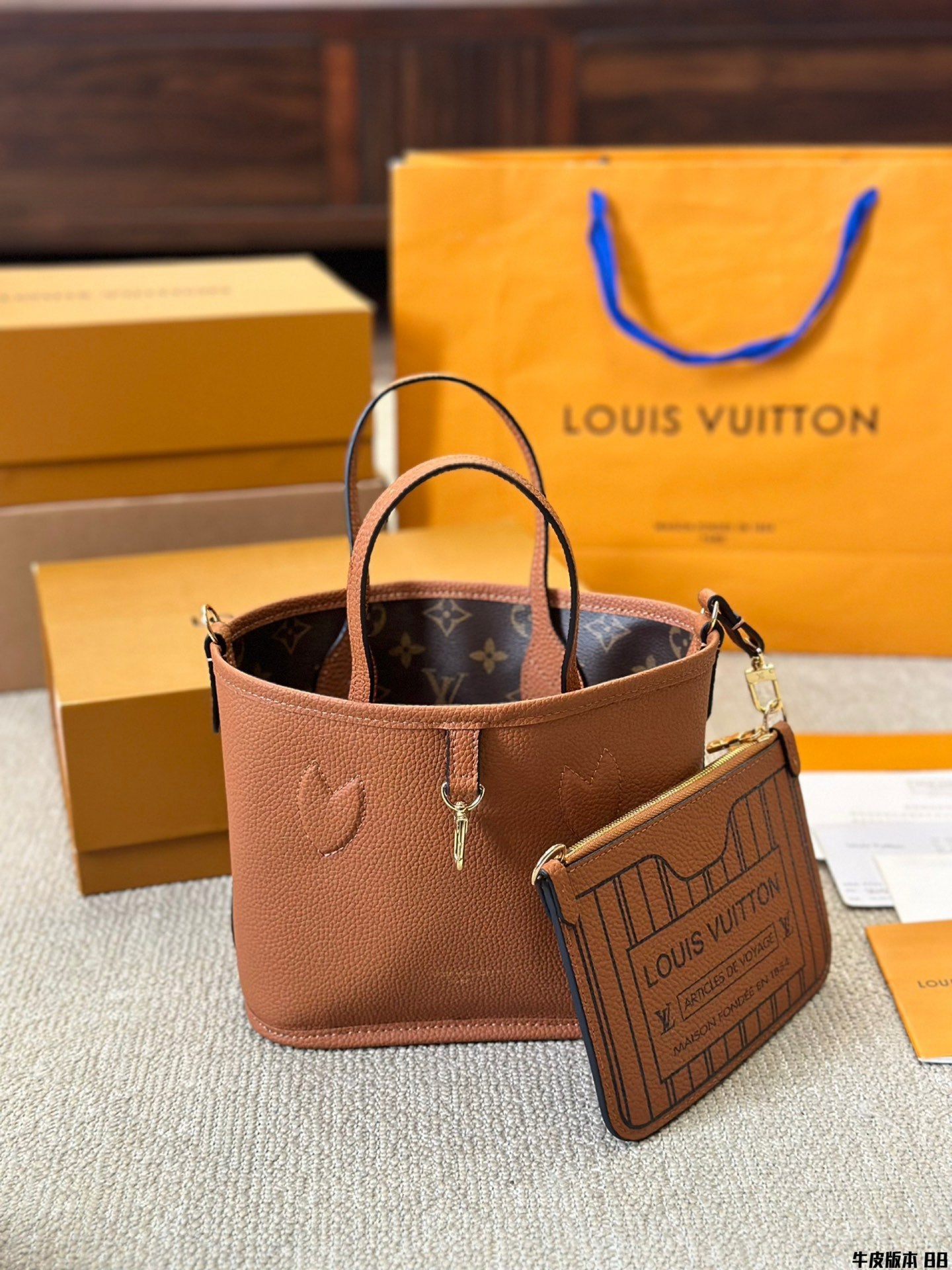 V 24ss new fashion printed handbag 0724101701