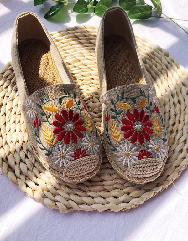 Ethnic Style Embroidered Flat Linen Shoes