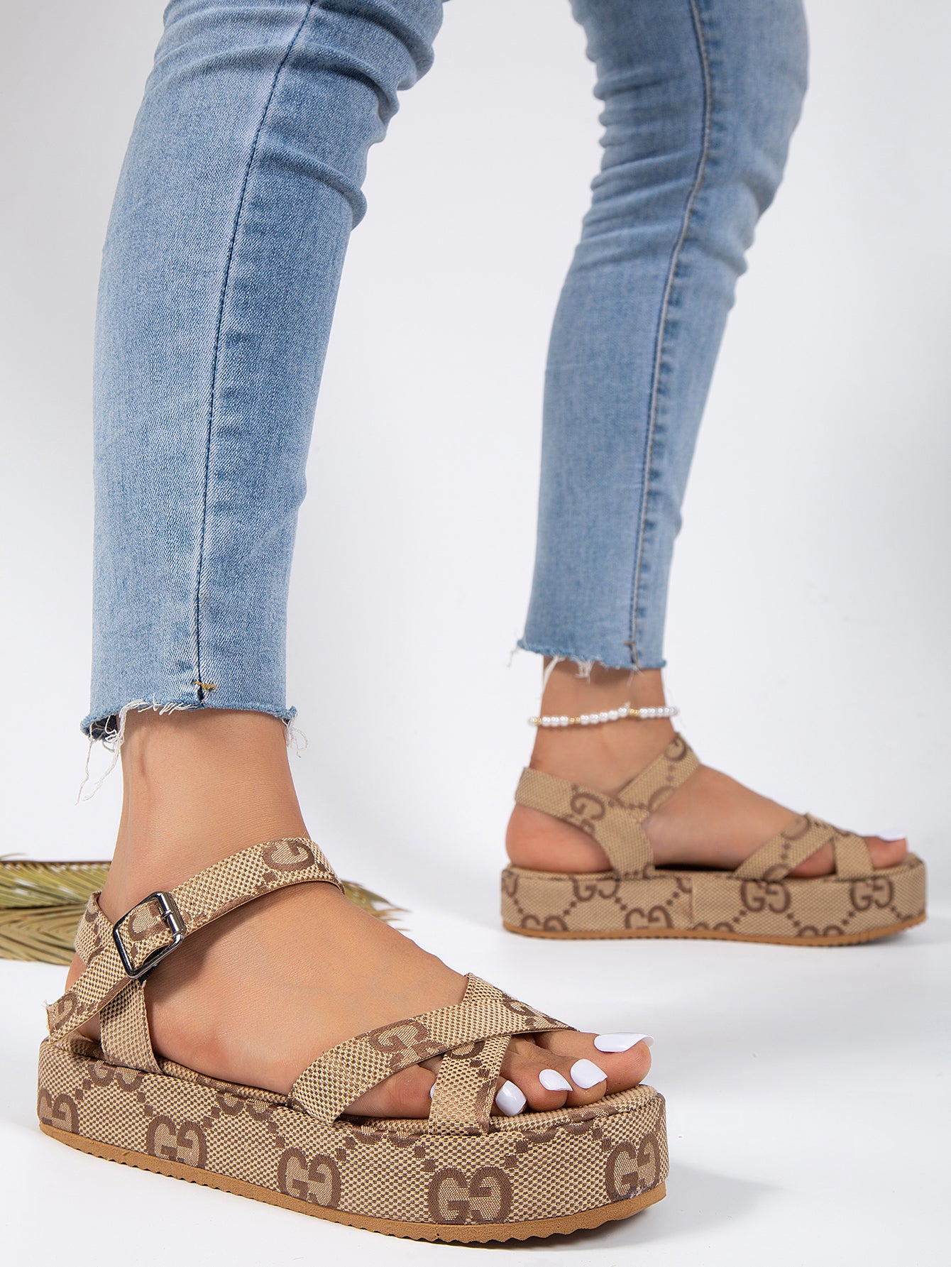 23 Ladies Fashion Luxury slipper and flip-flop PD042502