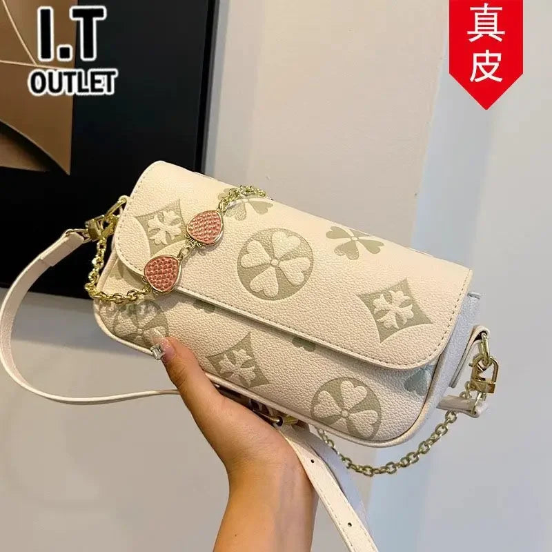 Fashionable high-end square shoulder bag 2025073104