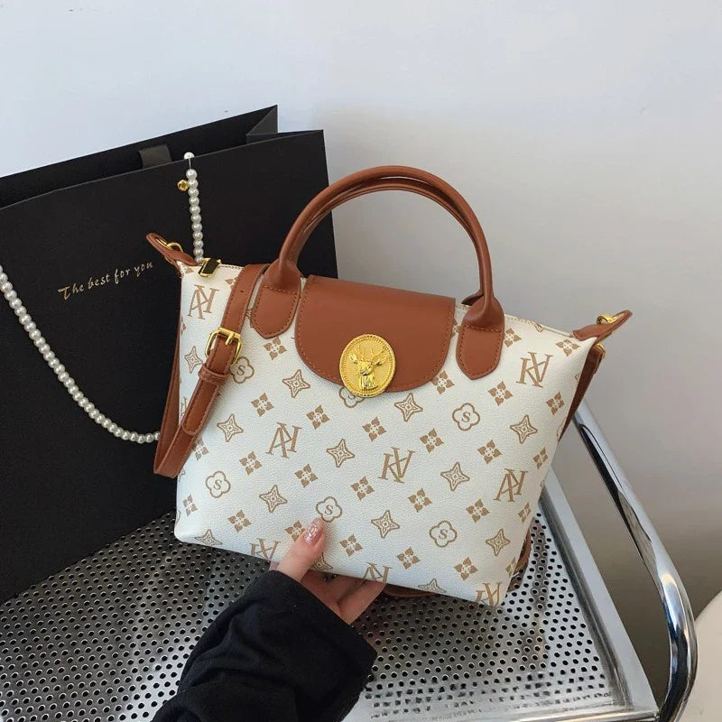 Fashionable and retro floral crossbody bag 2025073114