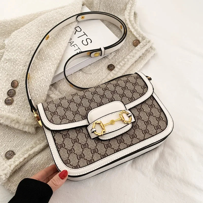 High-end small square retro printed crossbody bag 2025073117