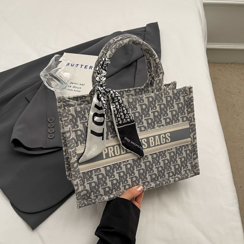 2025 new fashion large-capacity shoulder handbags