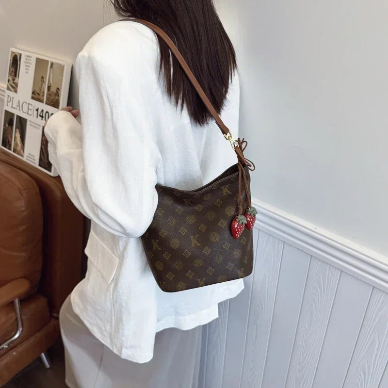 Luxury leather shoulder bag 2025073113